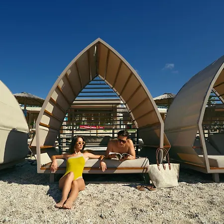 Trypiti Blue Dream Palace And Hive Water Park